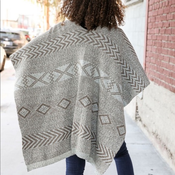 Tan Ruana - Picture 2 of 4